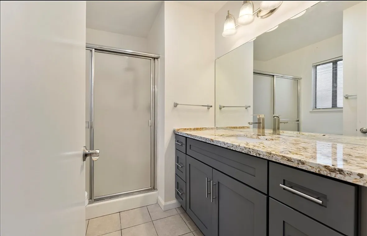 37723 Gilworth Ave — Photo 2