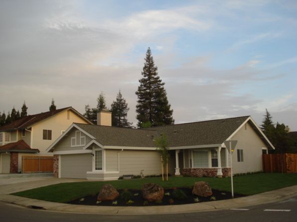 1421 Everett Way