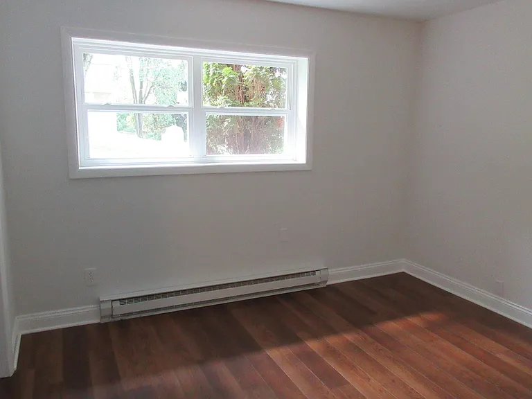 1609 Hawthorn Dr #2 — Photo 6