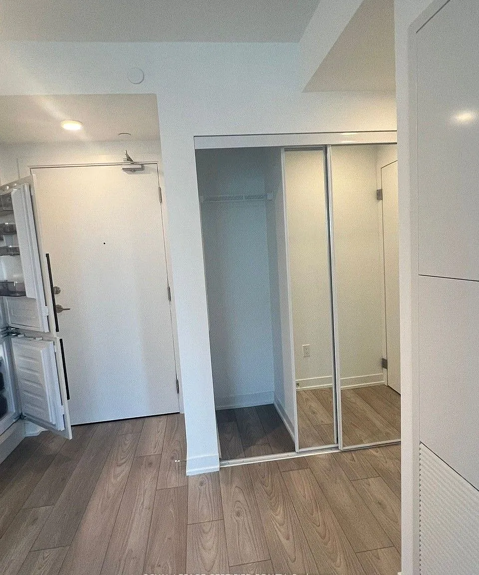 1 bed, $2,400 — Photo 4