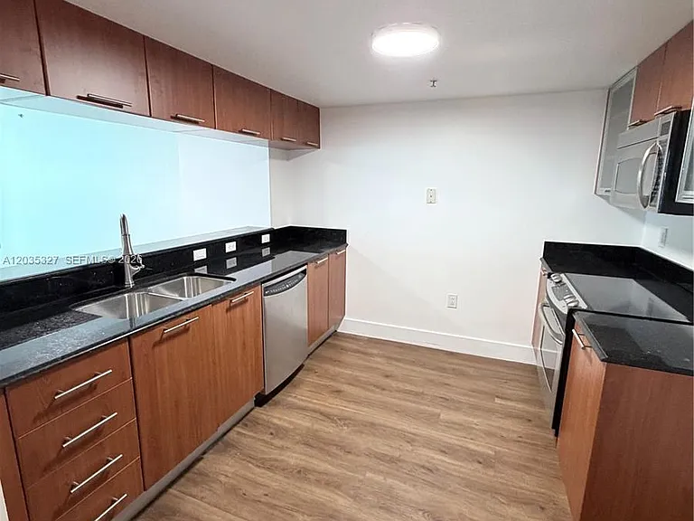 1800 N Bayshore Dr #3511 — Photo 2