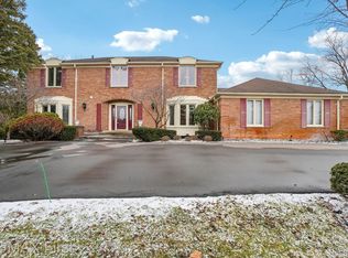 3239 Parkland Dr, West Bloomfield, MI