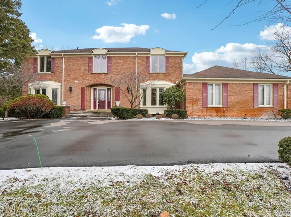 3239 Parkland Dr, West Bloomfield, MI 48322