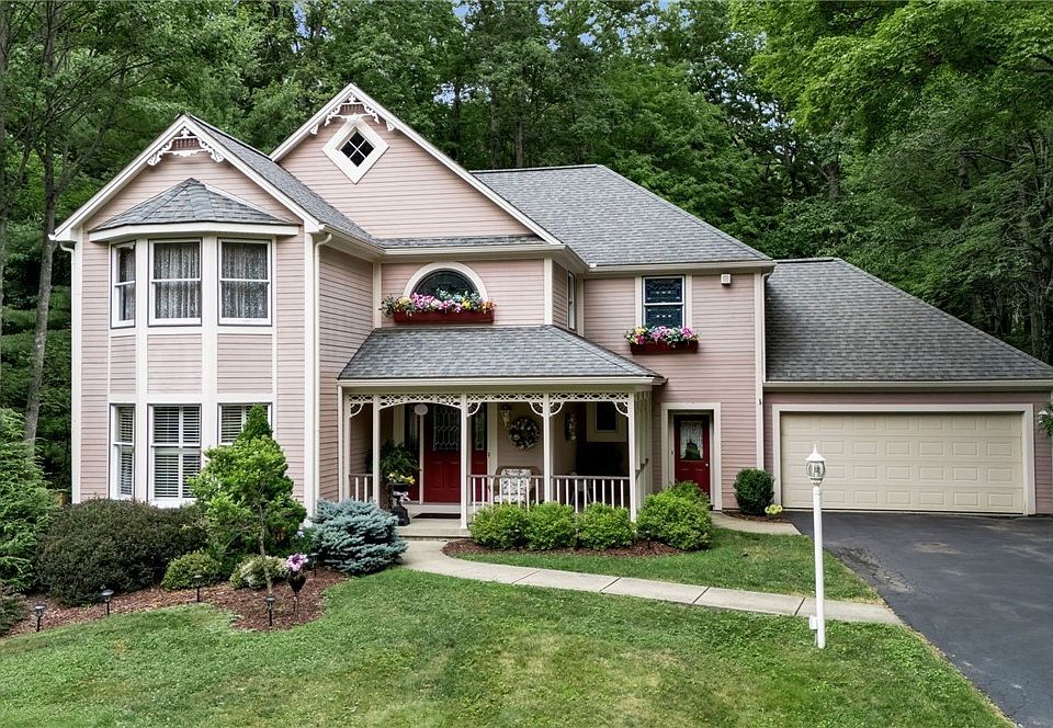 1st image of 84 Middlebury Rd