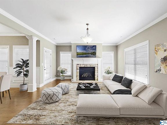 3rd image of 6441 Lincoln Park Pl