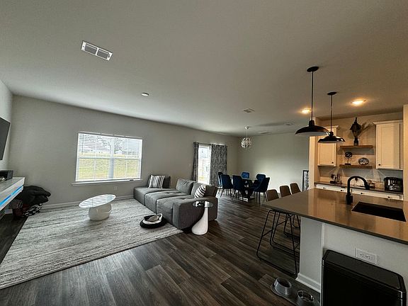 4th image of 232 Parkwood Vista Way
