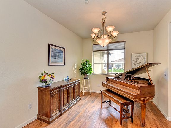 5th image of 4720 Spyglass Dr