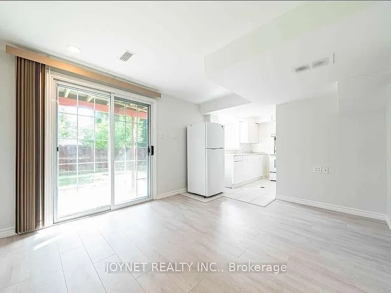 323 Flagstone Way #BASEMENT — Photo 2