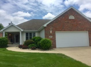 102 Glenn Dr, Cottage Grove, WI 53527