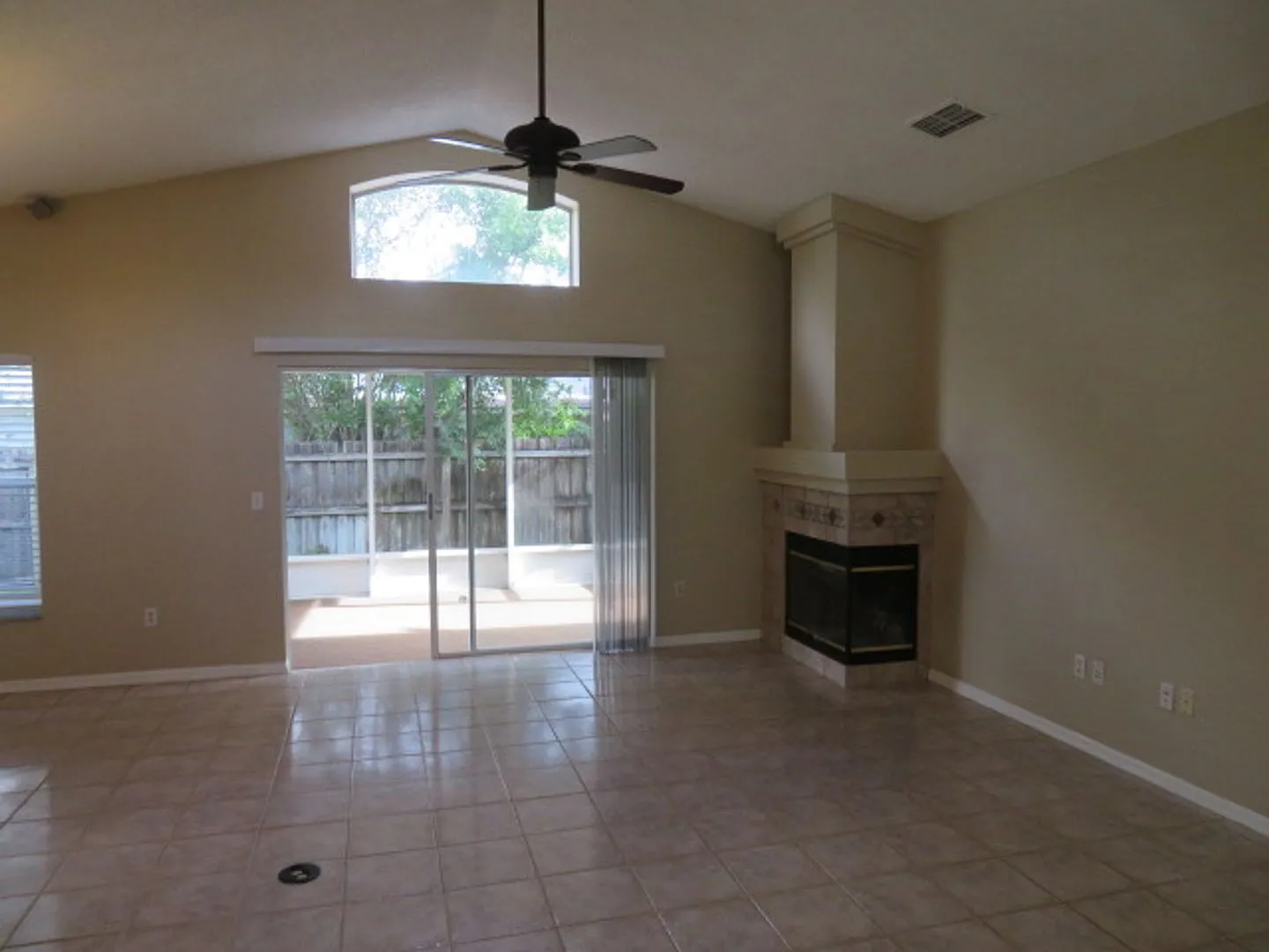 1271 Erdman Ct., Great 3/2, SFH in Piedmont Lakes with 2 car garage. — Photo 4