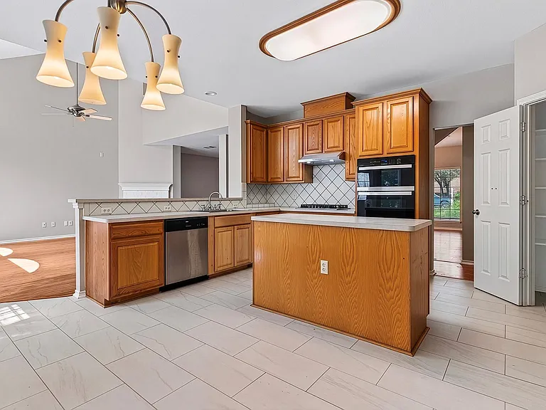 7021 Gentle Oak Dr — Photo 11