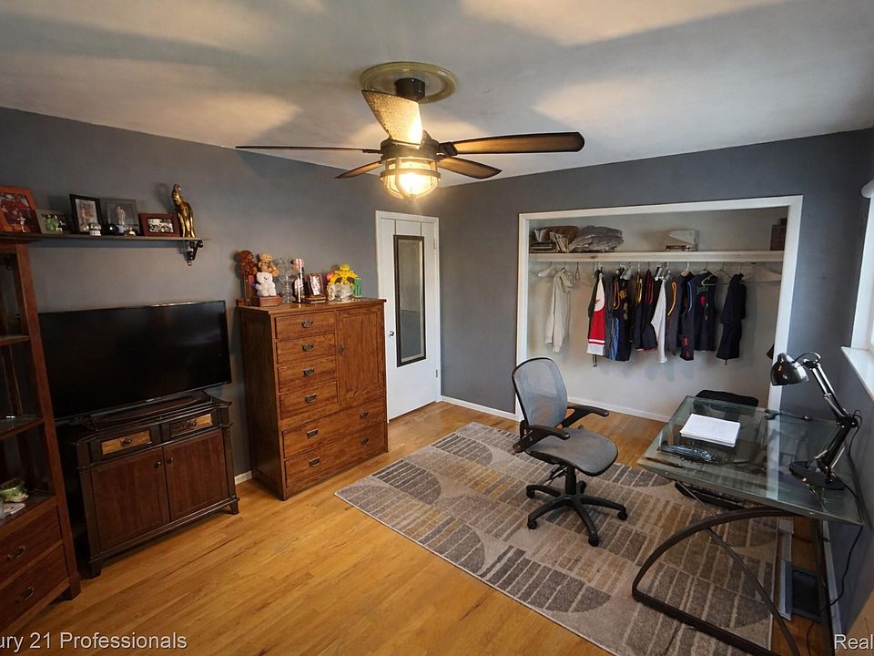 406 Woodlawn Ave, photo 10