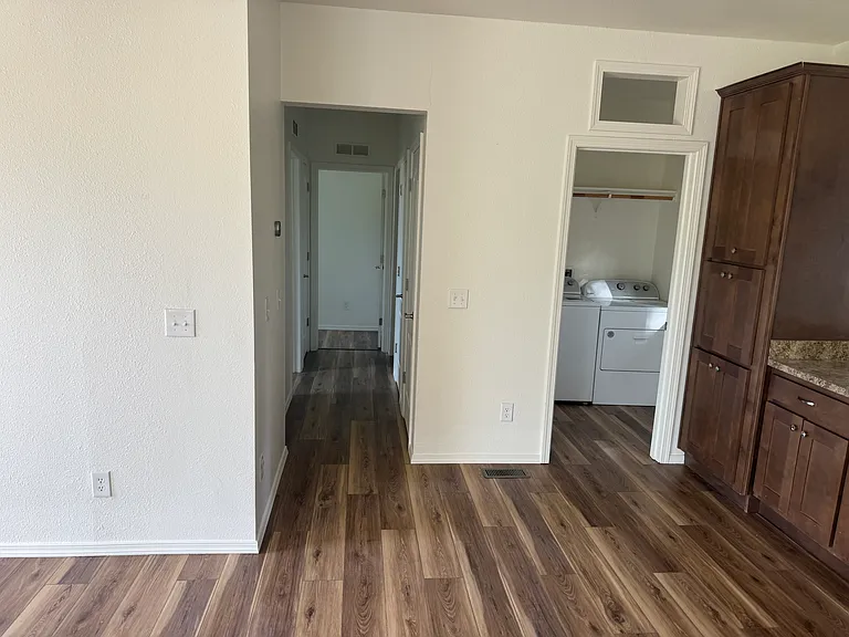 129 Cypress Ct — Photo 8