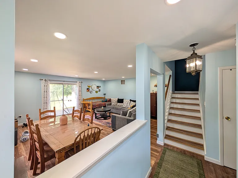 89 Wyndmoor Dr — Photo 3