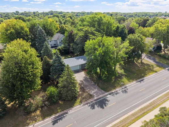 9068 Rice Lake Rd N, Maple Grove, MN 55369