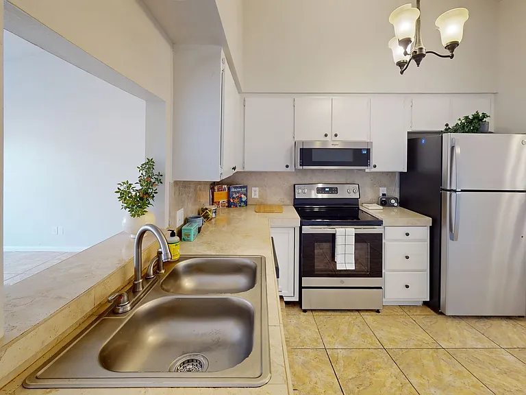 3210 S Bumby Ave — Photo 23