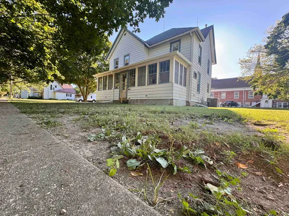 218 S Linn St, Shannon, IL 61078