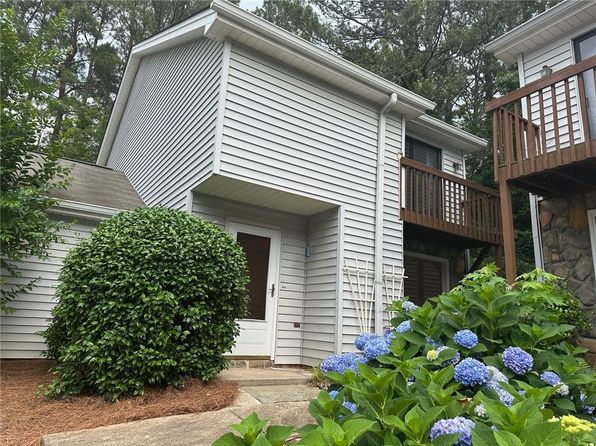 3 Fairway Dr NW, Kennesaw, GA 30144