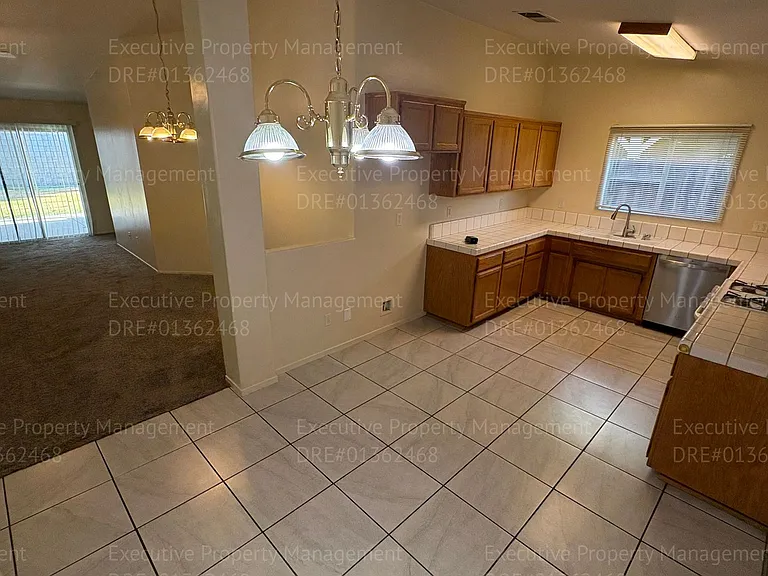 524 Sunset Meadow Ln — Photo 8