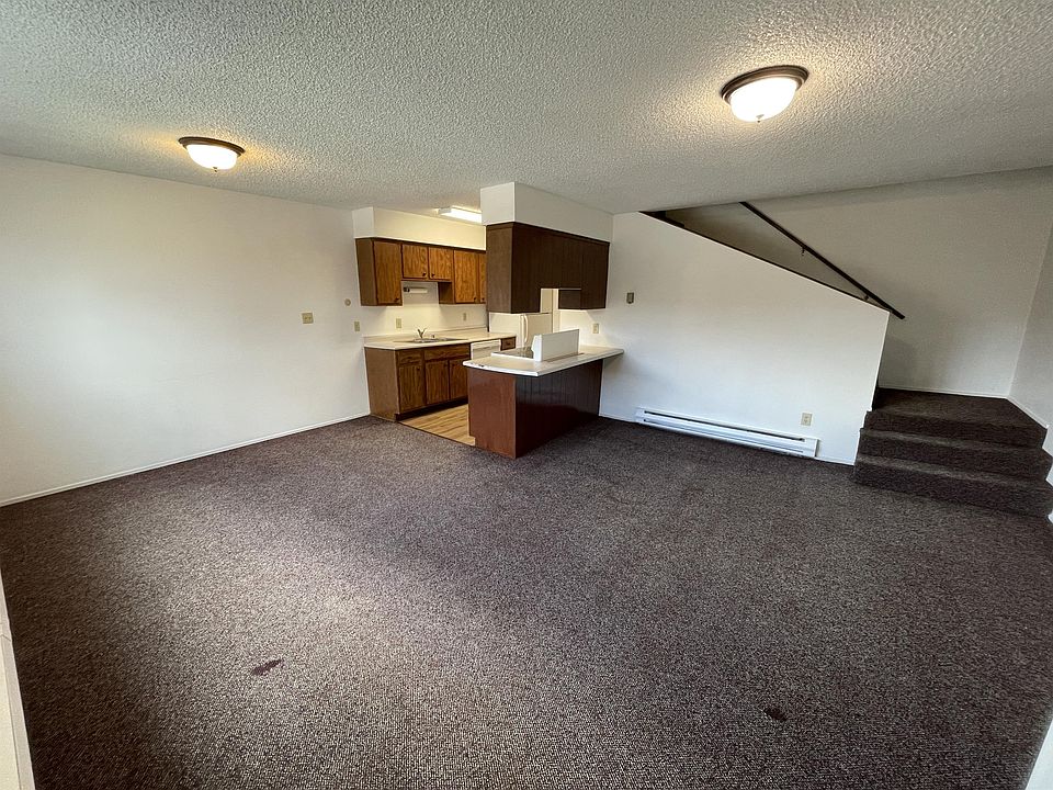 1st image of 626 8th Ave S APT 2