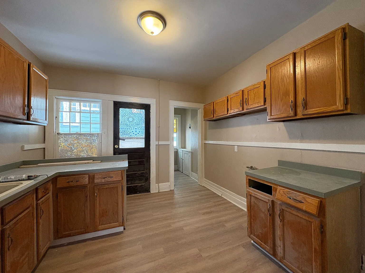 3 bed, 1400 sqft, $2,095 — Photo 3