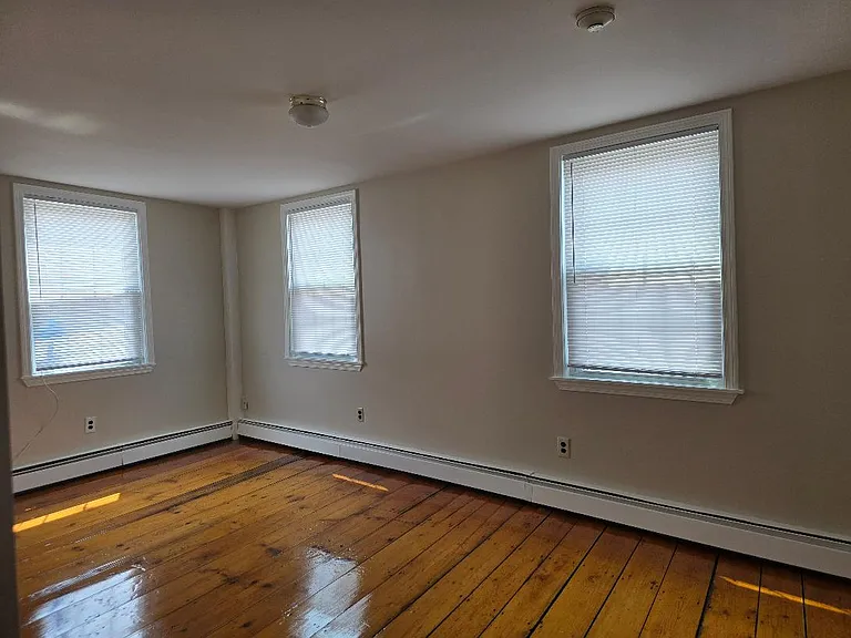 73 Middle St #2 — Photo 10