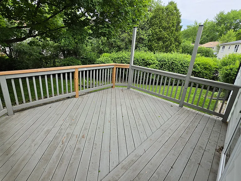 112 S Deerpath Dr — Photo 2