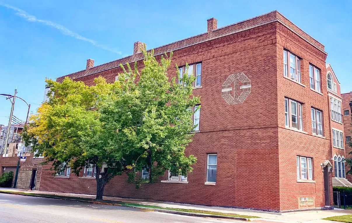 1956 W Fletcher / 3137 N Damen — Photo 1