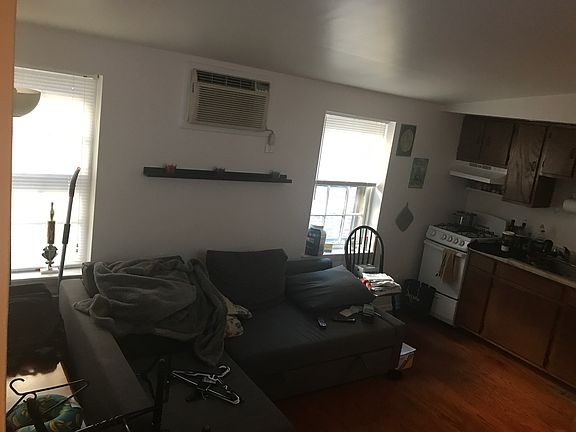 3rd image of 1912 Fairmount Ave APT 3R