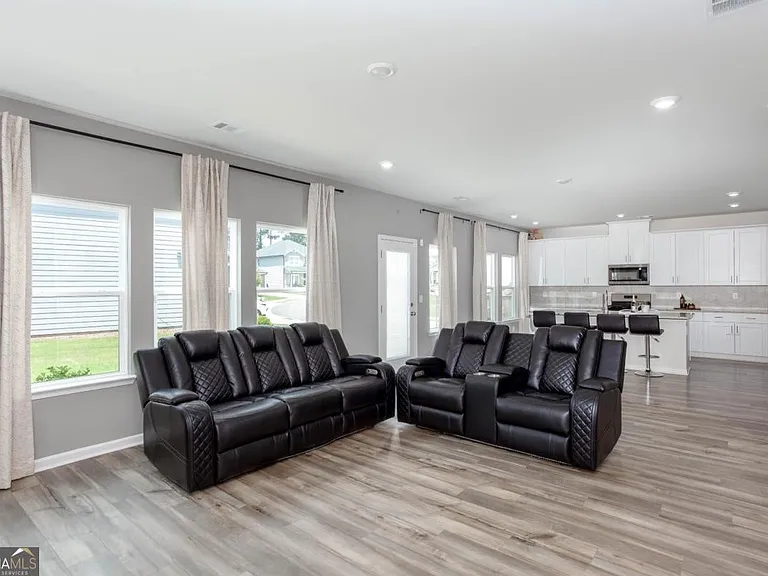 607 Runnel Dr — Photo 4