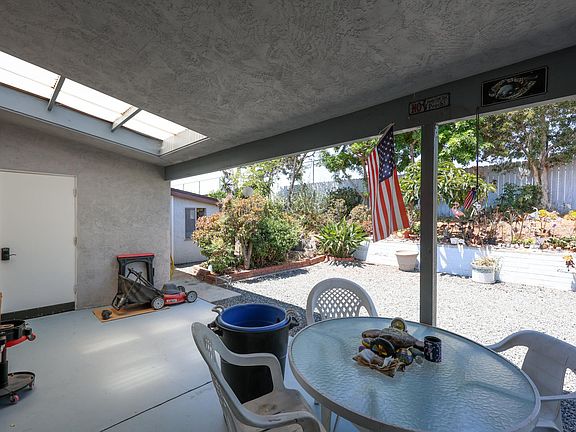 5th image of 2762 Chauncey Dr