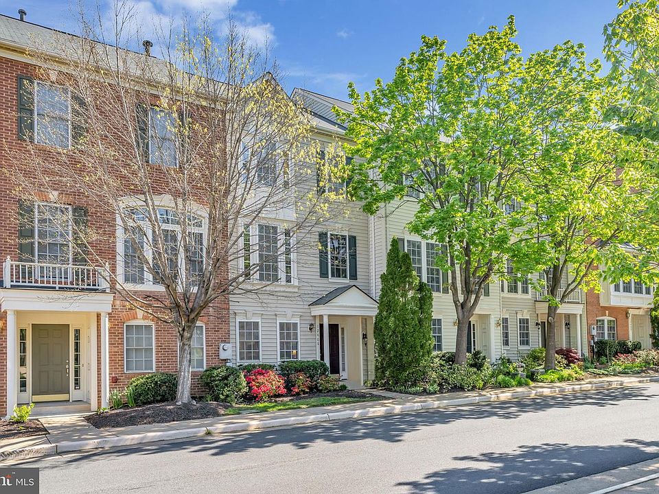 1st image of 12406 Cedar Lakes Dr