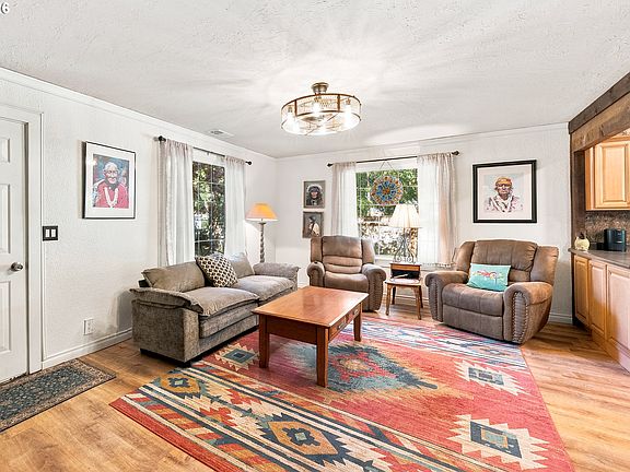 5th image of 3842 Melrose Rd