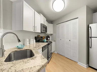 Emerald Palms Apartments