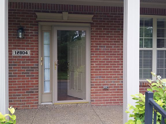 Entry w/ Storm Door