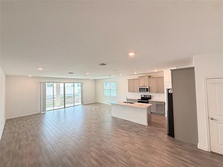 6367 Lakepine St — Photo 6