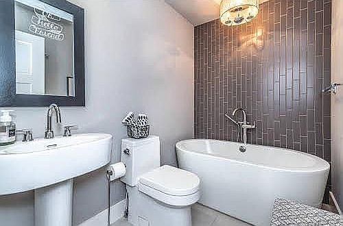 4th image of 8695 Sherwood Dr