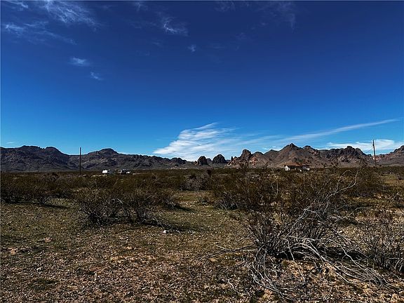 2nd image of 3129 S Peridot Rd