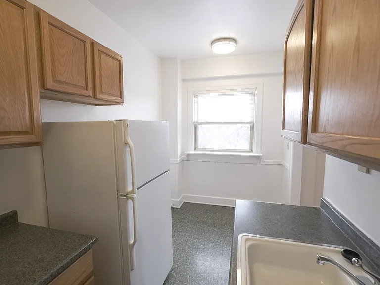 1130 Parkerapartment #202 — Photo 9