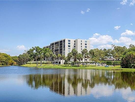 2nd image of 220 Belleview Blvd Floor 106-1