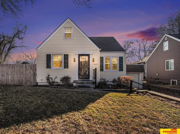 5835 Oak St, Omaha, NE 68106