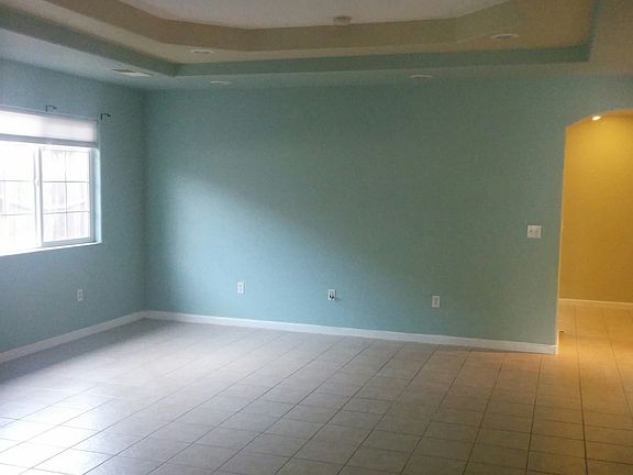 5th image of 640 Kesner Ave