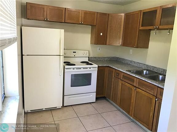 2nd image of 1140 NW 29th Way #2