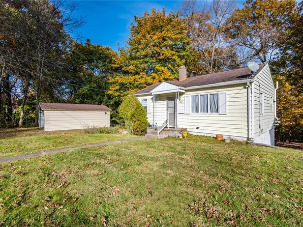 2010 Audley Ave, New Castle, PA 16105