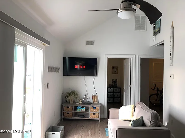 123 W Kingfisher Way — Photo 4