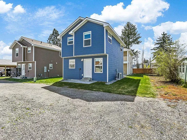 7125 N Crestline St #7 — Photo 13