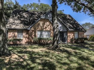 7922 Burning Hills Dr, Houston, TX 77071