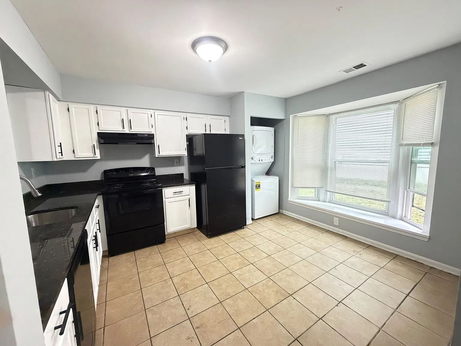3 bed, 2.5 bath, 1200 sqft, $2,750 — Photo 2