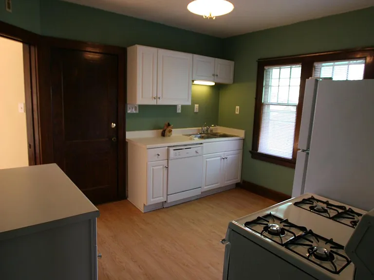 2928 S Lenox St #1 — Photo 7