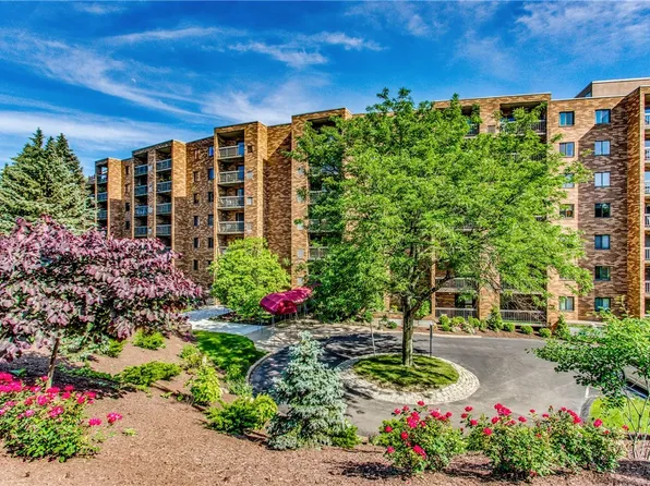 1500 Cochran Rd APT 613, Pittsburgh, PA 15243
